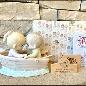 “Friends Never Drift Apart” A PRECIOUS MOMENTS Porcelain Figurine 1986
